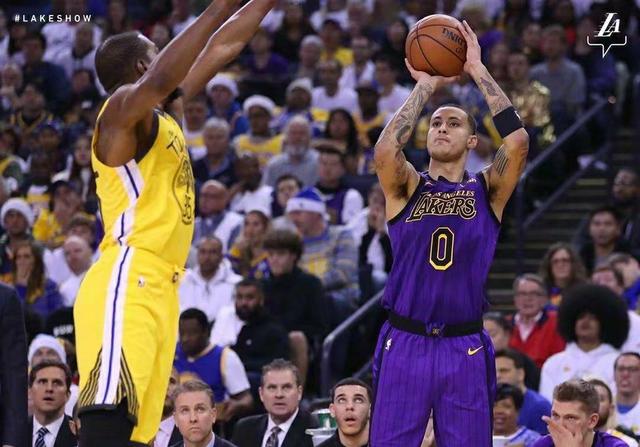  切尔西里斯·詹姆斯伤退离场  